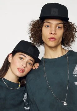 YOURTURN WINCENT WEISS UNISEX - Cappellino - Black -Sconto YOURTURN in Italia 0194723a8cd541c5b40c70d823d199bc