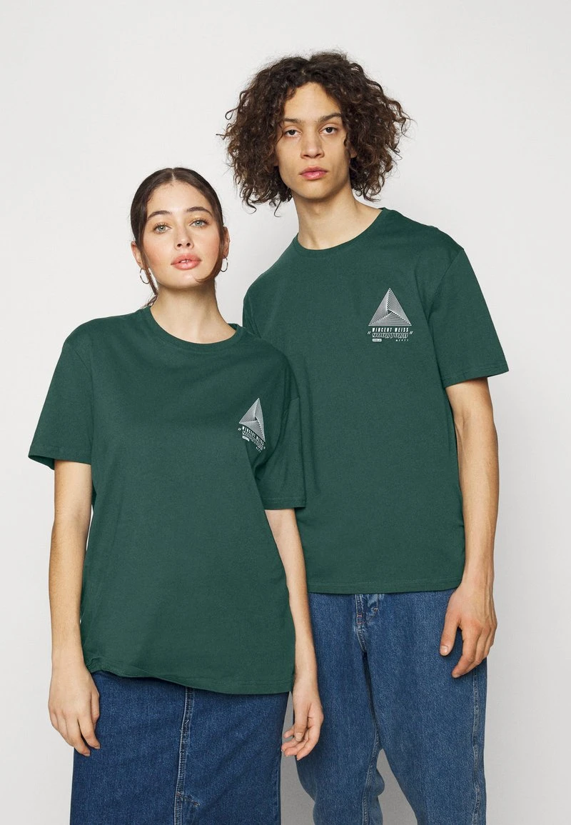 YOURTURN GRAPHIC TEE WINCENT WEISS UNISEX - T-shirt Con Stampa - Dark Green 5 YOURTURN GRAPHIC TEE WINCENT WEISS UNISEX - T-shirt Con Stampa - Dark Green - immagine 3