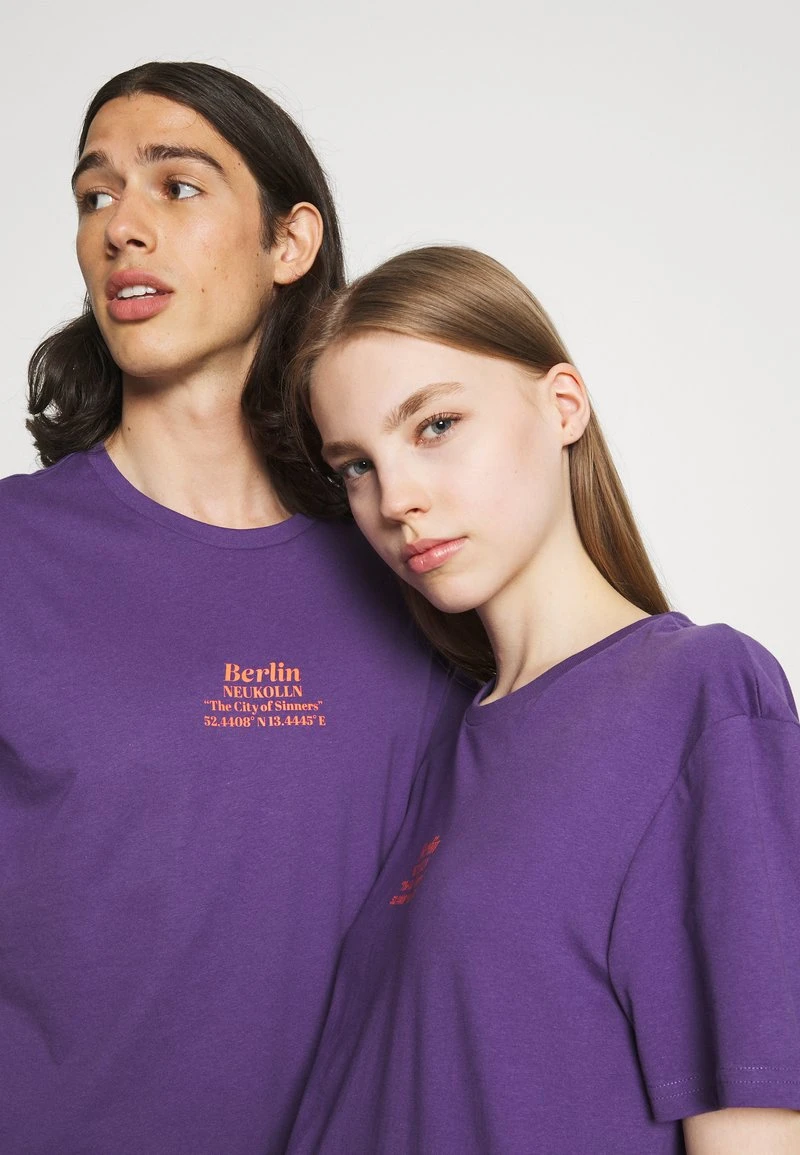 YOURTURN UNISEX - T-shirt Con Stampa - Purple 6 YOURTURN UNISEX - T-shirt Con Stampa - Purple - immagine 4