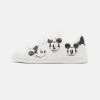 YOURTURN DISNEY UNISEX - Sneakers Basse - White -Sconto YOURTURN in Italia 23263ab3128e486ab3bc4f1b45a285a6