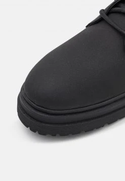 YOURTURN UNISEX - Stivaletti Stringati - Black -Sconto YOURTURN in Italia 355dd7c420324d8d9e7f6d8a6c149b5f