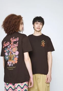 YOURTURN UNISEX - T-shirt Con Stampa - Brown 11 YOURTURN UNISEX - T-shirt Con Stampa - Brown -Sconto YOURTURN in Italia 49a2b635f3fe47ed810902bed277b4a2