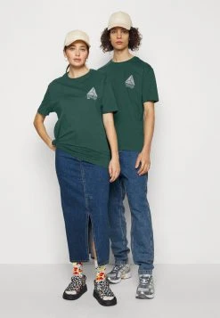 YOURTURN GRAPHIC TEE WINCENT WEISS UNISEX - T-shirt Con Stampa - Dark Green 14 YOURTURN GRAPHIC TEE WINCENT WEISS UNISEX - T-shirt Con Stampa - Dark Green -Sconto YOURTURN in Italia 543261e89e4b410c9fc84d7f017dbdc8