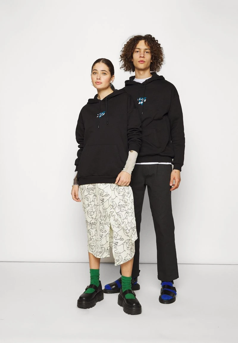 YOURTURN WINCENT WEISS UNISEX - Felpa Con Cappuccio - Black 4 YOURTURN WINCENT WEISS UNISEX - Felpa Con Cappuccio - Black - immagine 2