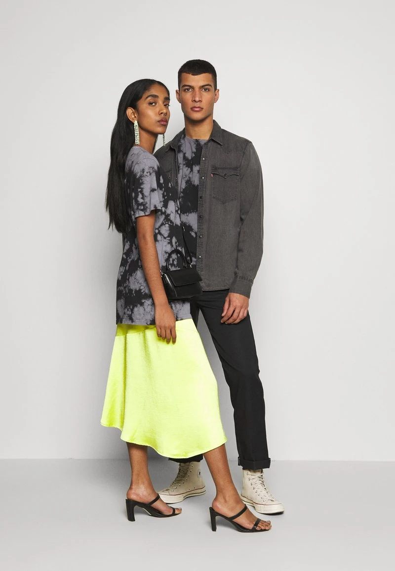 YOURTURN T-shirt Con Stampa - Black, Unisex 4 YOURTURN T-shirt Con Stampa - Black, Unisex - immagine 2