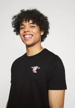 YOURTURN UNISEX - T-shirt Con Stampa - Black 13 YOURTURN UNISEX - T-shirt Con Stampa - Black -Sconto YOURTURN in Italia 5d8fb201c1944dca8c465fd682f04b8a