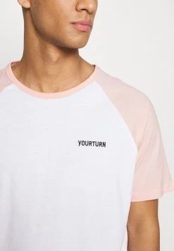 YOURTURN T-shirt Con Stampa - Pink, Unisex -Sconto YOURTURN in Italia 6ee58e36d61f40e7a63f12eea9c046a5