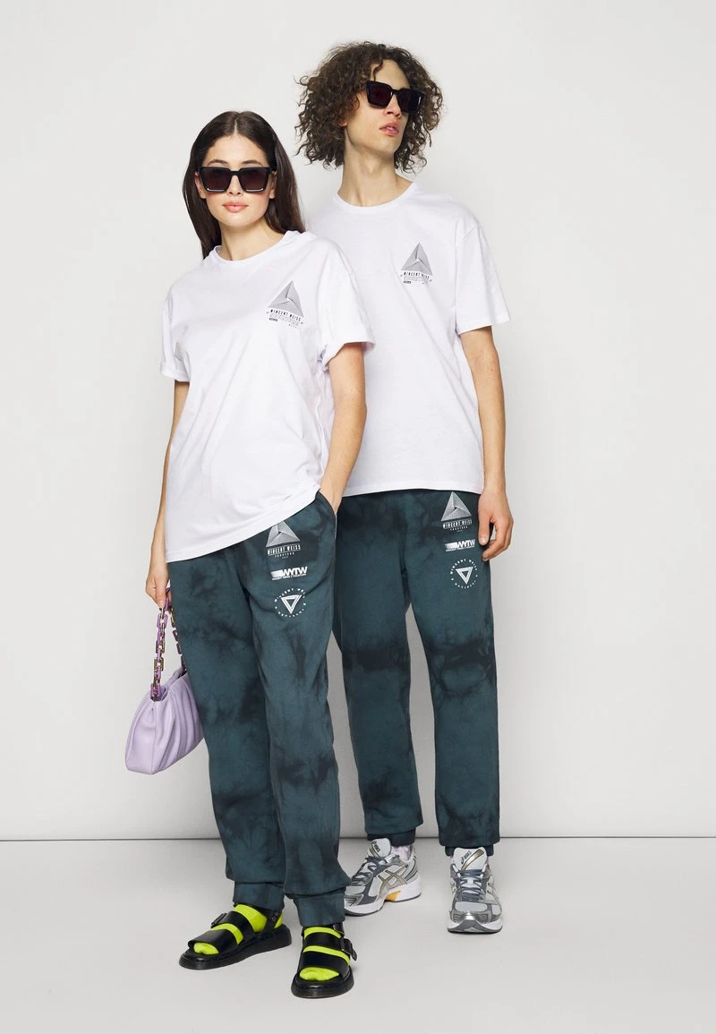 YOURTURN GRAPHIC TEE WINCENT WEISS UNISEX - T-shirt Con Stampa - White 8 YOURTURN GRAPHIC TEE WINCENT WEISS UNISEX - T-shirt Con Stampa - White - immagine 6