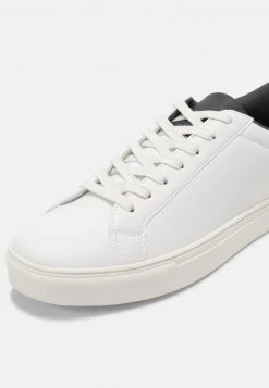 YOURTURN UNISEX - Sneakers Basse - White -Sconto YOURTURN in Italia 706f4e2bda414f0199113de141672fb9