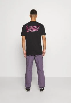 YOURTURN T-shirt Con Stampa - Black, Unisex -Sconto YOURTURN in Italia 8815d98171a445cf874b3d7ce77647cb