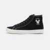 YOURTURN DISNEY UNISEX - Sneakers Alte - Black -Sconto YOURTURN in Italia 882ae22d69b844d996dc345ff7682310