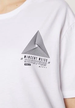 YOURTURN GRAPHIC TEE WINCENT WEISS UNISEX - T-shirt Con Stampa - White 15 YOURTURN GRAPHIC TEE WINCENT WEISS UNISEX - T-shirt Con Stampa - White -Sconto YOURTURN in Italia 8c2d3a9d92824c24a1f1e8b0c952cb9f