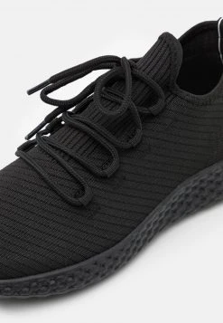 YOURTURN UNISEX - Sneakers Basse - Black -Sconto YOURTURN in Italia 9fb753075b034b6cac88b990550ae1cb