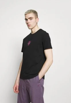 YOURTURN UNISEX - T-shirt Con Stampa - Black 11 YOURTURN UNISEX - T-shirt Con Stampa - Black -Sconto YOURTURN in Italia ab5a275327fe4428abae438dc412cd42