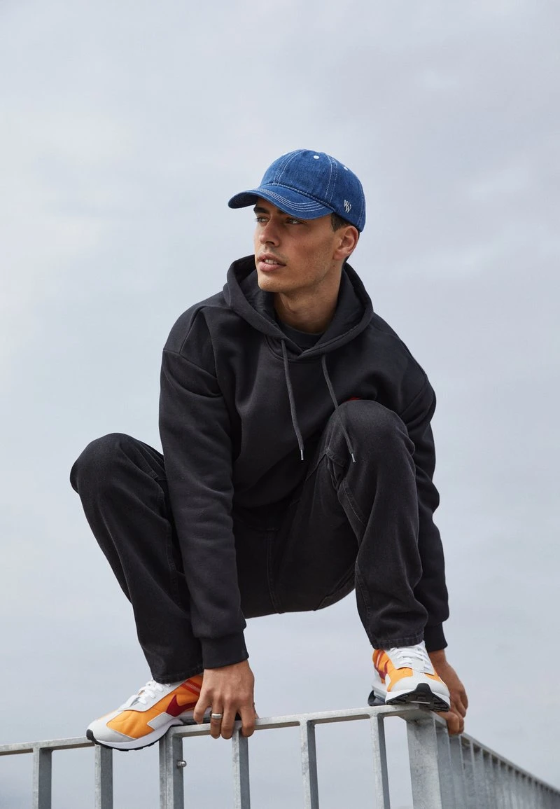 YOURTURN RAINBOW HEART HOODIE PRIDE UNISEX - Felpa Con Cappuccio - Black 5 YOURTURN RAINBOW HEART HOODIE PRIDE UNISEX - Felpa Con Cappuccio - Black - immagine 3