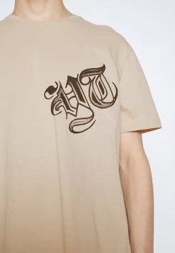 YOURTURN GRAPHIC TEE UNISEX - T-shirt Con Stampa - Tan 13 YOURTURN GRAPHIC TEE UNISEX - T-shirt Con Stampa - Tan -Sconto YOURTURN in Italia bee0dc95b5a243b6b5513cd8feba1499