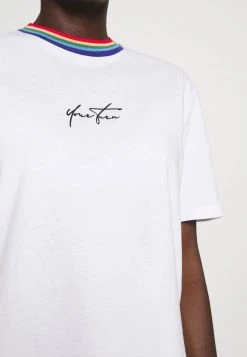 YOURTURN PRIDE UNISEX - T-shirt Con Stampa - White -Sconto YOURTURN in Italia c64103a406654f9c8035a66a9b5bd681
