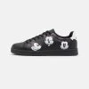 YOURTURN DISNEY UNISEX - Sneakers Basse - Black -Sconto YOURTURN in Italia c807612e24d34903a4d4de02036d732b