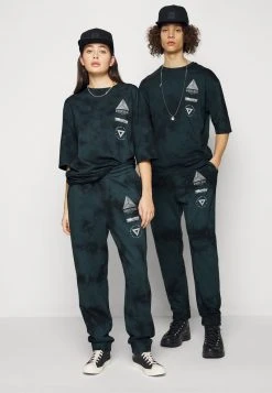 YOURTURN GRAPHIC TEE WINCENT WEISS UNISEX - T-shirt Con Stampa - Black -Sconto YOURTURN in Italia cb255ffb18a84b35a5f92058c6e7274c