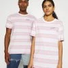 YOURTURN UNISEX - T-shirt Con Stampa - Pink/lilac -Sconto YOURTURN in Italia d4eaf2830f594f4b908652dfedbb4693