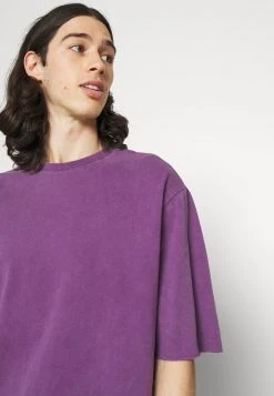 YOURTURN UNISEX - T-shirt Basic - Purple -Sconto YOURTURN in Italia e7903bef3a36427e81f07f1b6cf4c67c