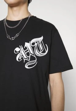 YOURTURN GRAPHIC TEE UNISEX - T-shirt Con Stampa - Black 13 YOURTURN GRAPHIC TEE UNISEX - T-shirt Con Stampa - Black -Sconto YOURTURN in Italia f498e92eb5424aebaae1aa090c5d843d