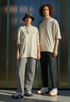 YOURTURN Unisex GRAPHIC TEE WINCENT WEISS BUTTERFLY TEE - T-shirt Con Stampa - Stone